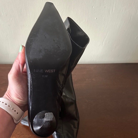 Nine West Black Pointed Toe Leather Ankle Booties with Side Zipper US8.5 - Picture 3 of 13